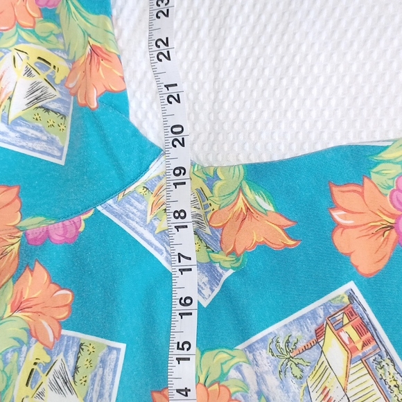 ☀️LizSport Petite Tropical Print Tee - Picture 5 of 5